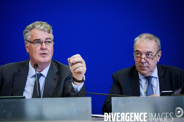 Jean-Paul Delevoye reçoit les partenaires sociaux.