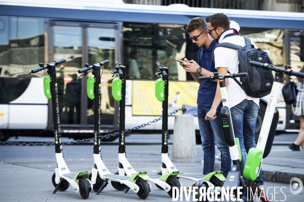 La trottinette électrique dans le chaos de la mobilité à Paris.