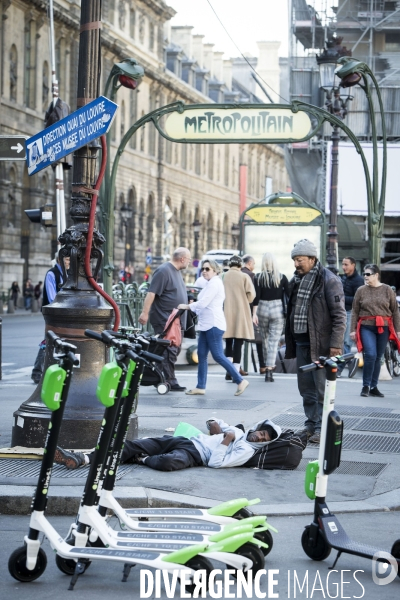 La trottinette électrique dans le chaos de la mobilité à Paris.