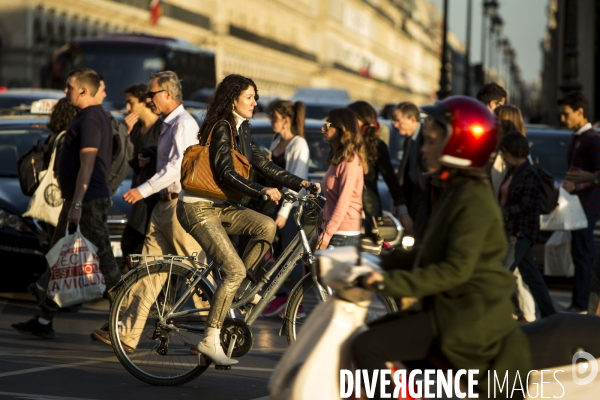 La trottinette électrique dans le chaos de la mobilité à Paris.