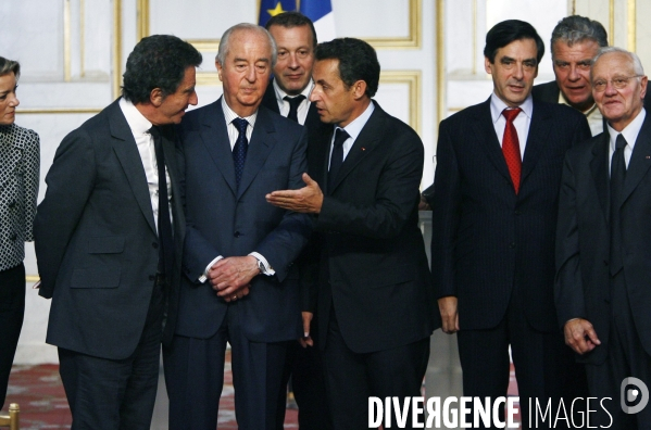 Nicolas sarkozy installe le comite de reflexion sur la modernisation des institutions de la cinquieme republique.