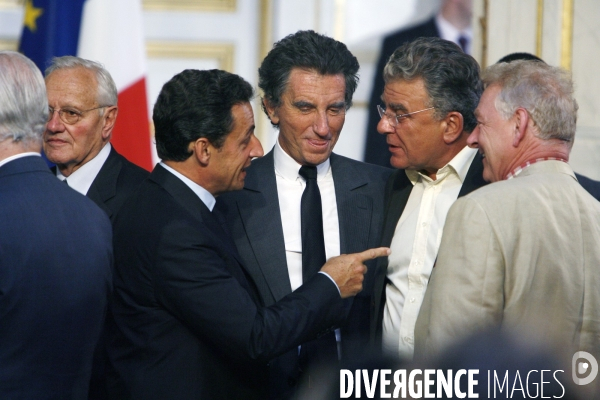 Nicolas sarkozy installe le comite de reflexion sur la modernisation des institutions de la cinquieme republique.