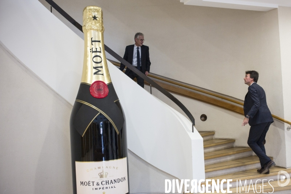 Visite d antoine arnault, a l occasion des journees particulieres de lvmh, en champagne.