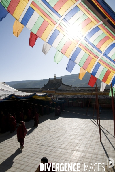 Bouddhisme tibétain au Tibet oriental - Tibetan Buddhism in Eastern Tibet -  Illustration