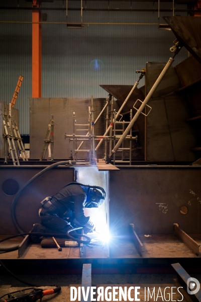 Sur les chantiers navals STX France de Saint-Nazaire.