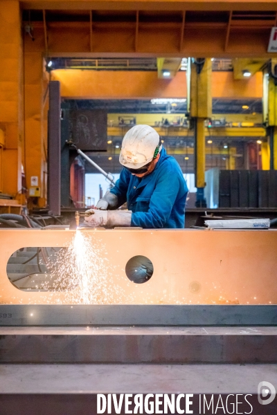 Sur les chantiers navals STX France de Saint-Nazaire.