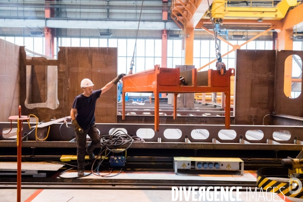 Sur les chantiers navals STX France de Saint-Nazaire.