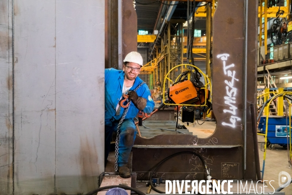 Sur les chantiers navals STX France de Saint-Nazaire.