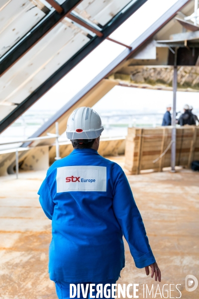 Sur les chantiers navals STX France de Saint-Nazaire.