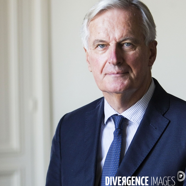 Portrait de Michel BARNIER dans les bureaux de la Commission Européenne à Paris.