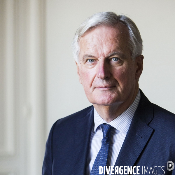 Portrait de Michel BARNIER dans les bureaux de la Commission Européenne à Paris.