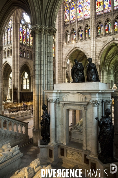 La basilique cathédrale de Saint-Denis, le cimetière des rois et reines de France.