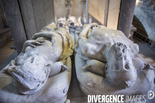 La basilique cathédrale de Saint-Denis, le cimetière des rois et reines de France.