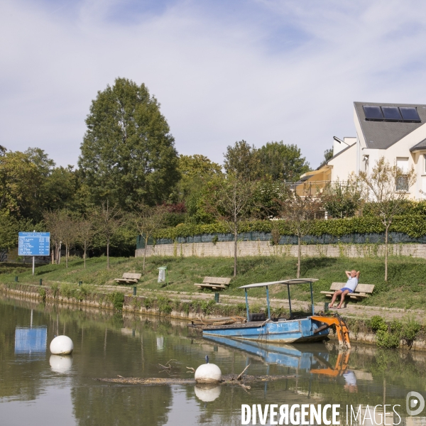 Au fil du canal de l ourcq.