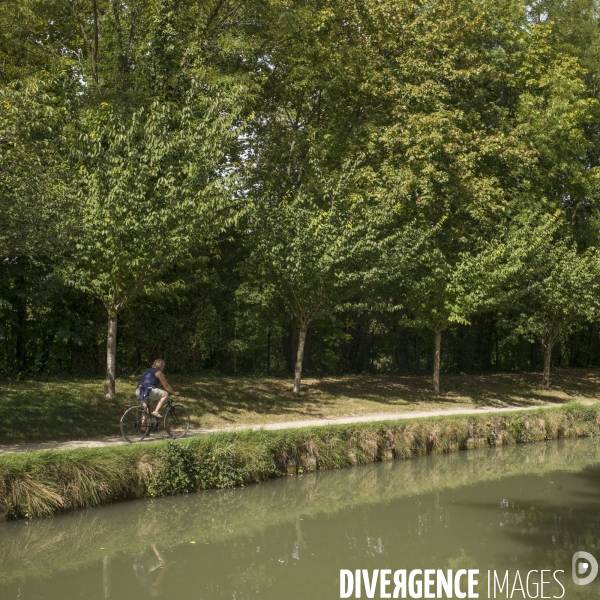 Au fil du canal de l ourcq.