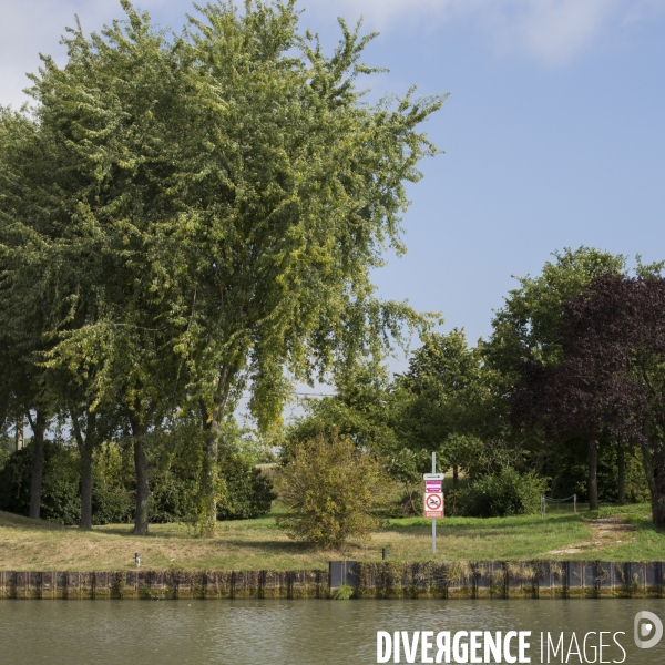 Au fil du canal de l ourcq.