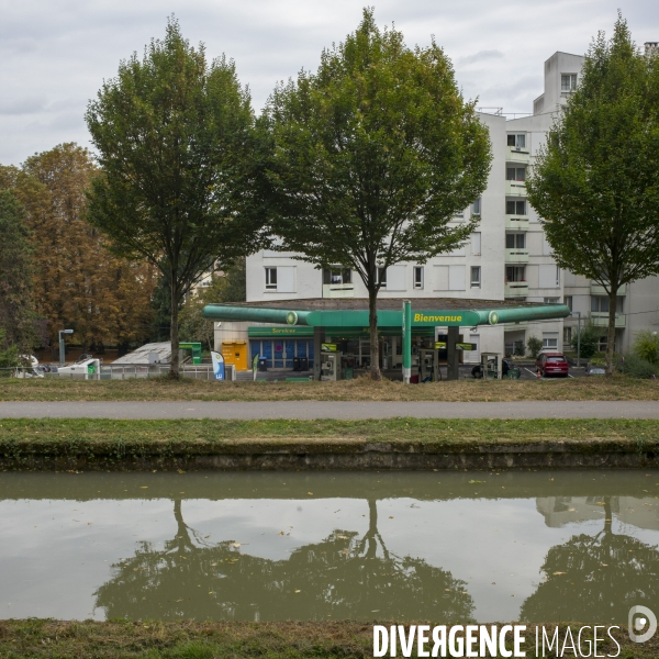 Au fil du canal de l ourcq.