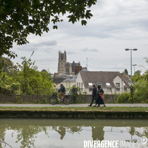 Au fil du canal de l ourcq.