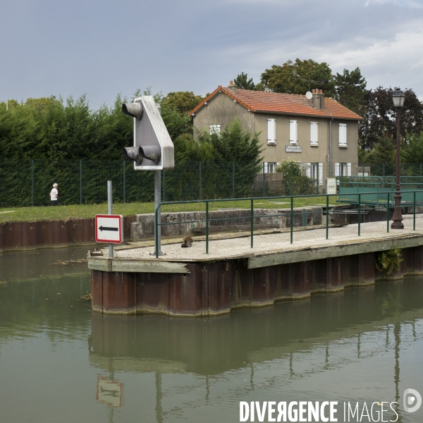 Au fil du canal de l ourcq.