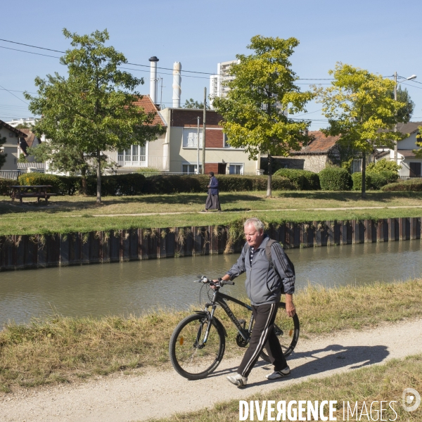 Au fil du canal de l ourcq.