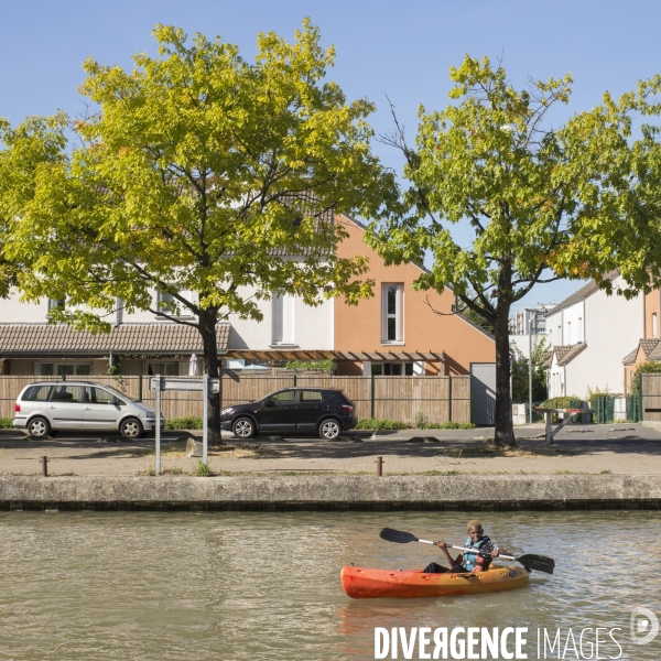 Au fil du canal de l ourcq.