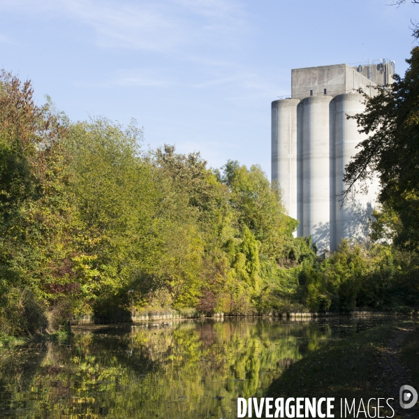 Au fil du canal de l ourcq.