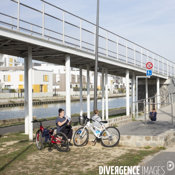 Au fil du canal de l ourcq.