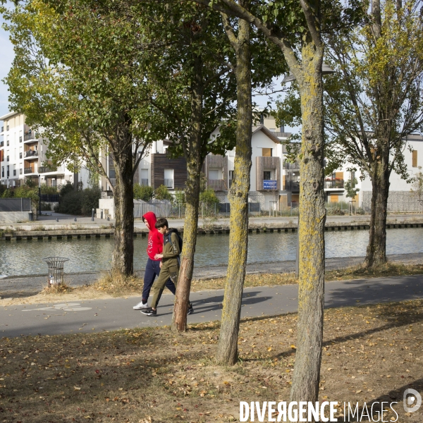 Au fil du canal de l ourcq.
