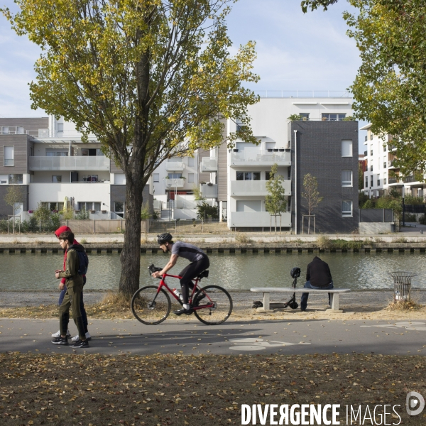 Au fil du canal de l ourcq.