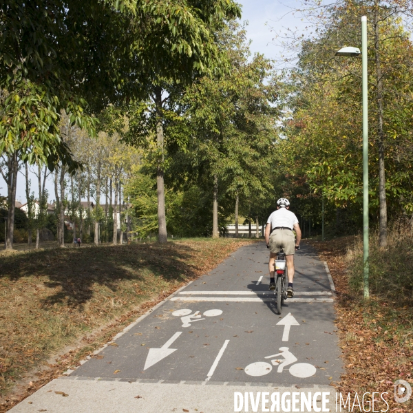 Au fil du canal de l ourcq.