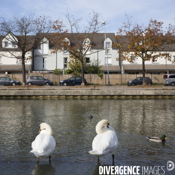 Au fil du canal de l ourcq.