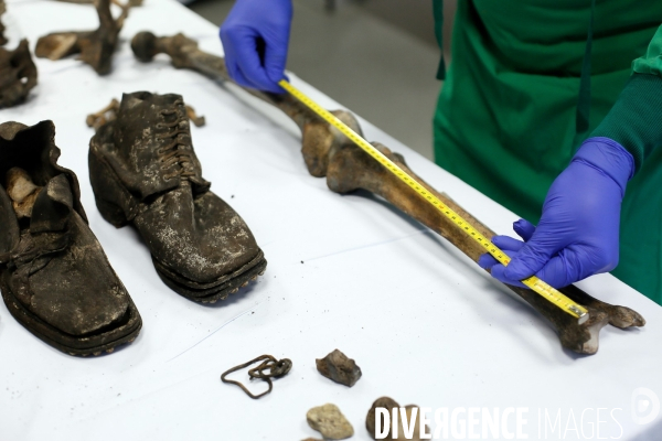 Procédure d identification du cadavre d un poilu par le docteur Bruno Frémont