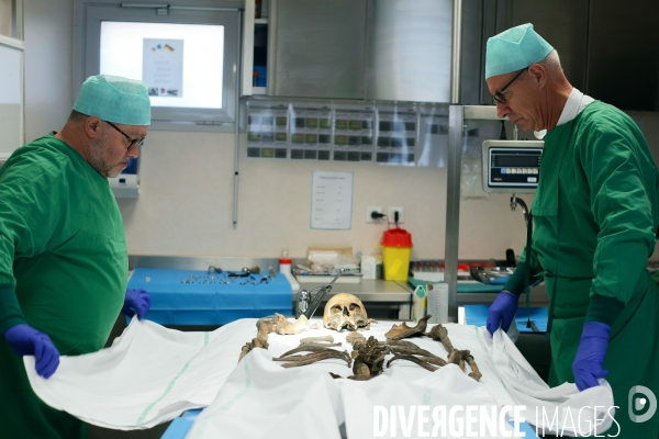 Procédure d identification du cadavre d un poilu par le docteur Bruno Frémont
