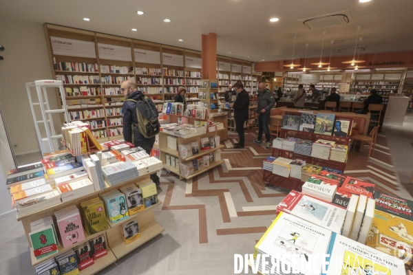 Ouverture de la librairie independante ici