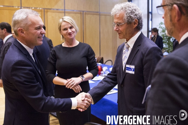 François de Rugy et Bruno Le Maire reçoivent les acteurs de la filière automobile