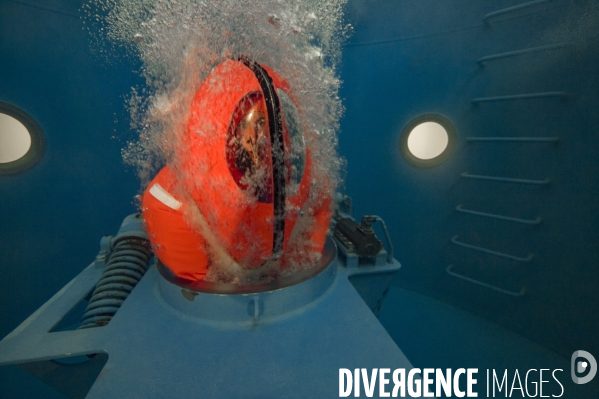 Exercice d évacuation sous-marine au CESI