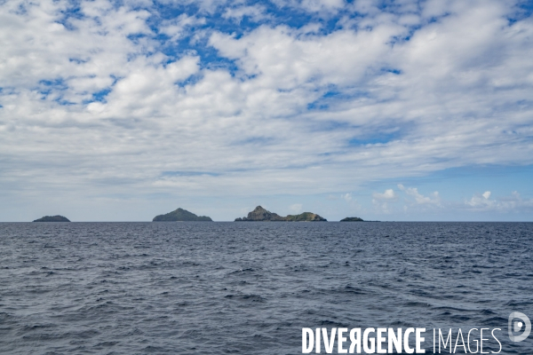 Iles sud de l archipel des Gambier - Southern Islands of the Gambier Archipelago