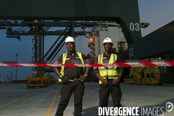 TOGO : Terminal de transbordement des conteneurs LCT à LOME.