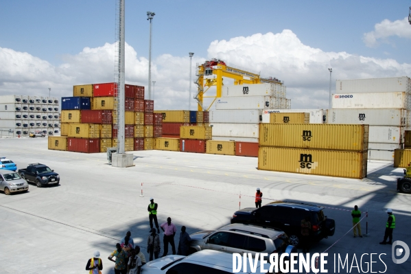 TOGO : Terminal de transbordement des conteneurs LCT à LOME.