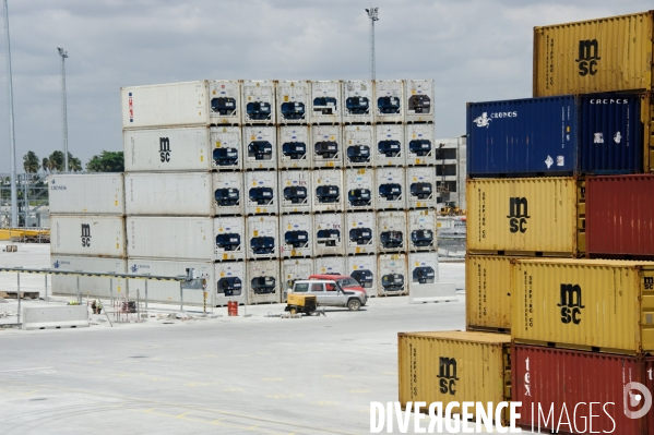 TOGO : Terminal de transbordement des conteneurs LCT à LOME.