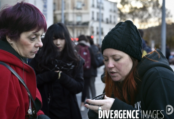 Action cause animale, ANONYMOUS FOR THE VOICELESS, Cube of Truth. International cube day November 3RD 2018 PARIS. Animals rights.
