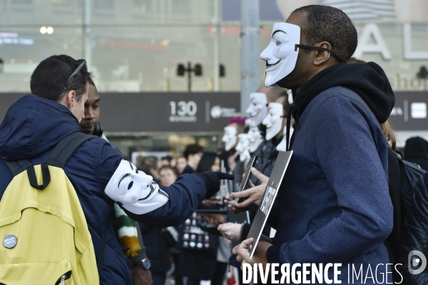 Action cause animale, ANONYMOUS FOR THE VOICELESS, Cube of Truth. International cube day November 3RD 2018 PARIS. Animals rights.