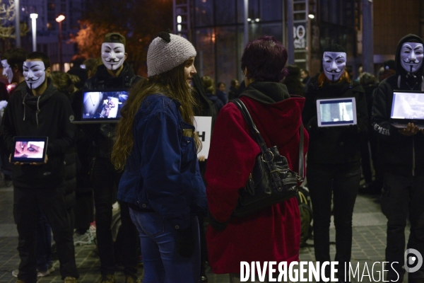 Action cause animale, ANONYMOUS FOR THE VOICELESS, Cube of Truth. International cube day November 3RD 2018 PARIS. Animals rights.
