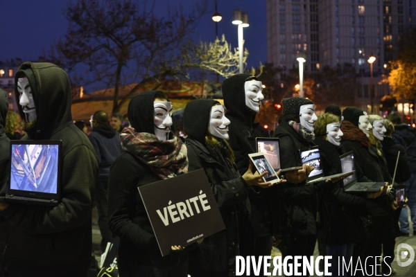 Action cause animale, ANONYMOUS FOR THE VOICELESS, Cube of Truth. International cube day November 3RD 2018 PARIS. Animals rights.