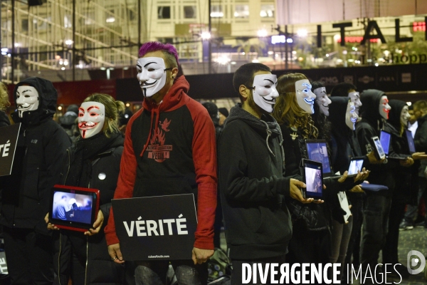 Action cause animale, ANONYMOUS FOR THE VOICELESS, Cube of Truth. International cube day November 3RD 2018 PARIS. Animals rights.