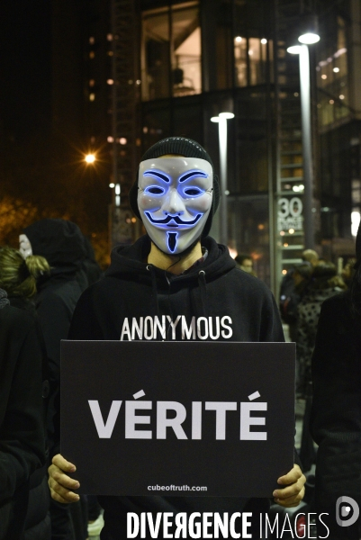 Action cause animale, ANONYMOUS FOR THE VOICELESS, Cube of Truth. International cube day November 3RD 2018 PARIS. Animals rights.