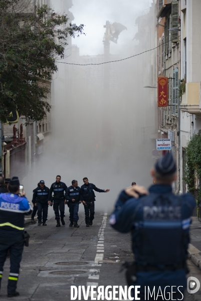 Marseille, 2 immeubles s effondrent dans le centre ville