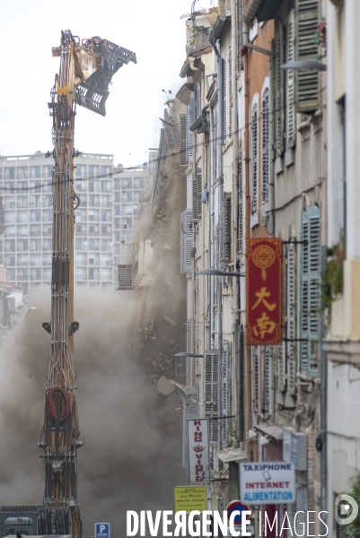 Marseille, 2 immeubles s effondrent dans le centre ville