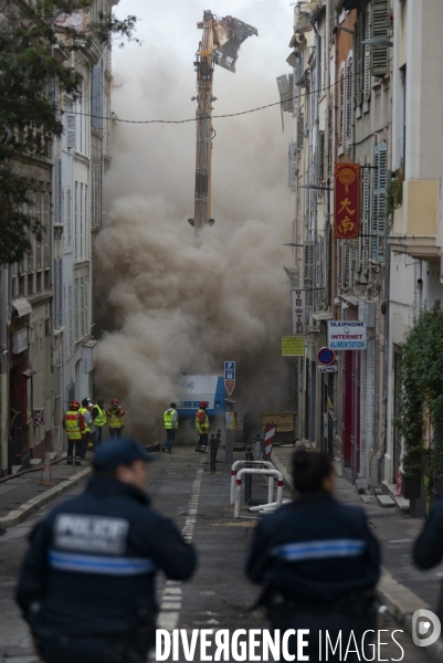 Marseille, 2 immeubles s effondrent dans le centre ville