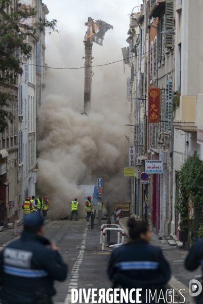 Marseille, 2 immeubles s effondrent dans le centre ville